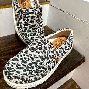 Hey Dudes- cheetah print Size 9